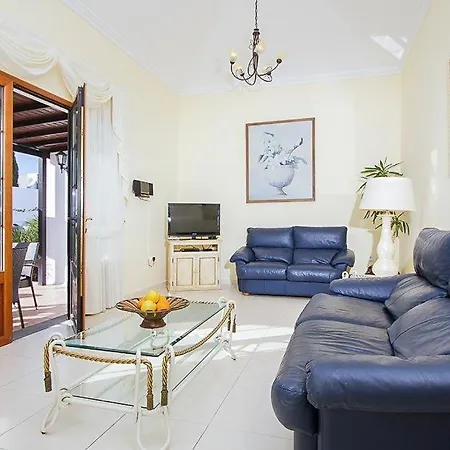 Puerto Del Carmen Sleeps 6 Pool Wifi Villa Puerto del Carmen (Lanzarote)